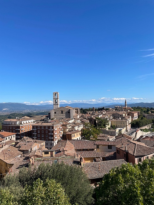 Látkép a kertekből