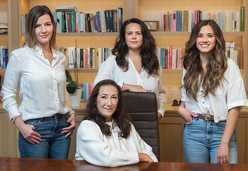 Nők a projekt mögött