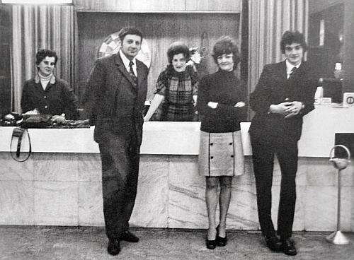 Apám, a Csontáry Galéria vezetőjeként, 70-es évek