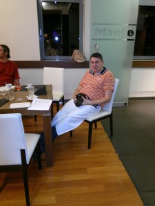 Sanyi lelkesen fotóz. ;)