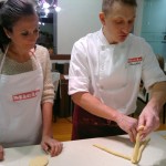 Íme így készül a négyes fonott kalács