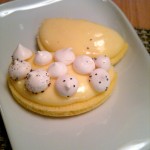 Mutatós breton citromtorták, sapkával és sapka nélkül